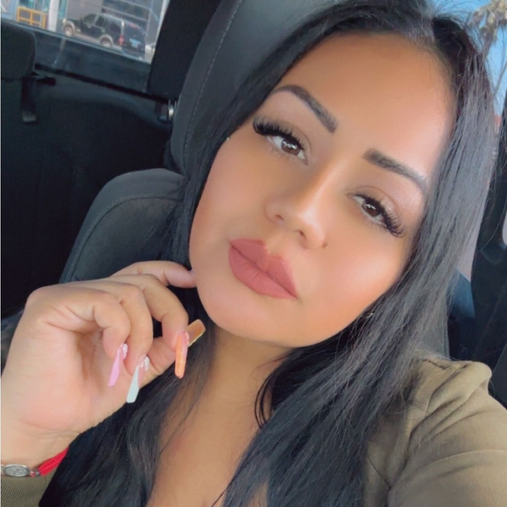 Meet your Posher, Evelyn